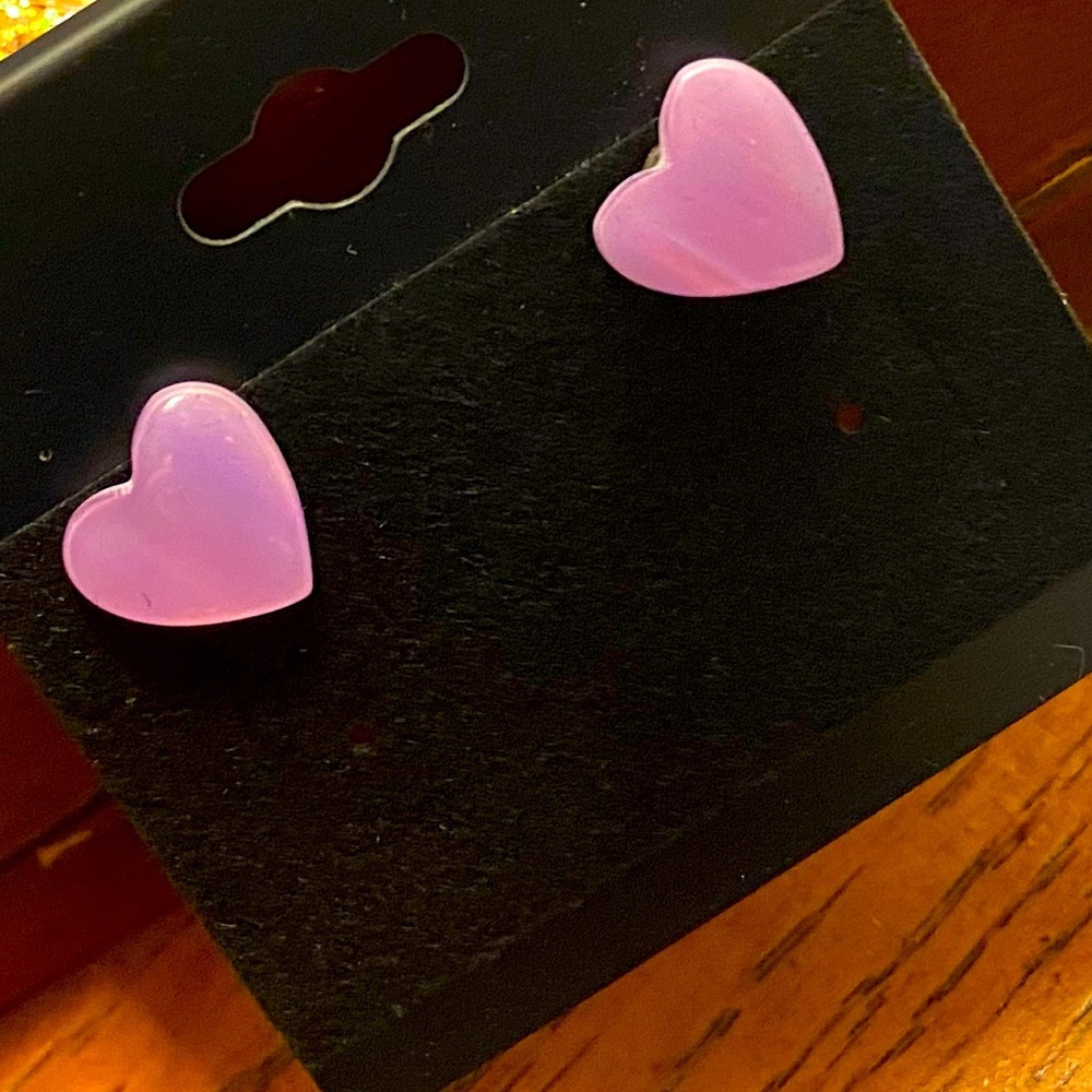 Vintage purple heart stud earrings 1/2 inch.